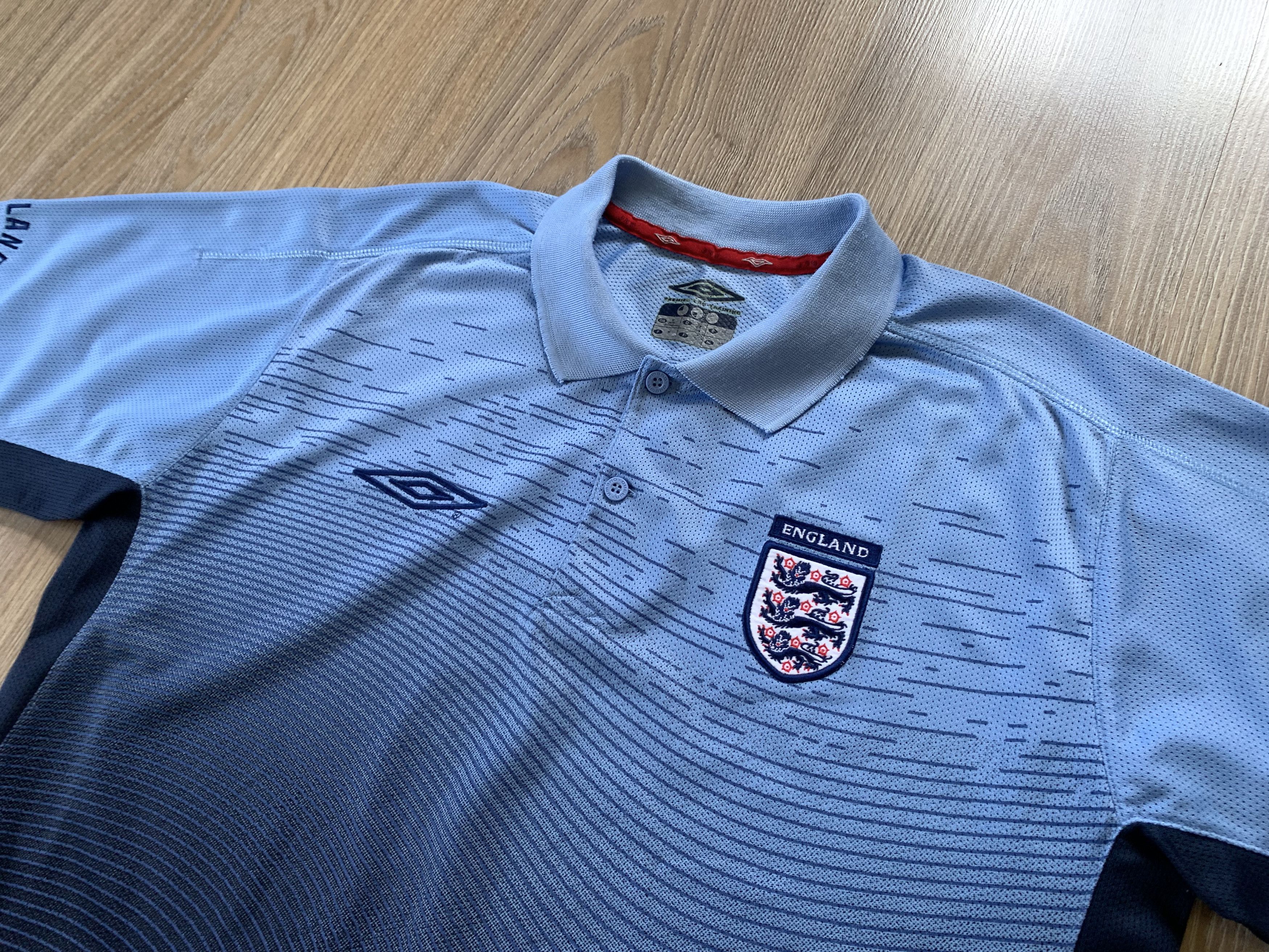 Umbro Vintage Umbro England Football Shirt 2002-2004 Size US M / EU 48-50 / 2 - 4 Thumbnail