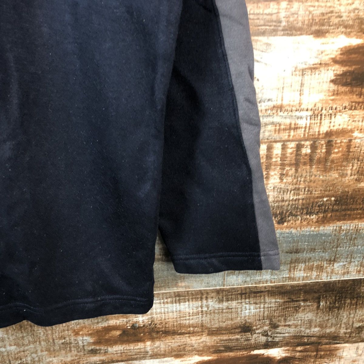 Uniqlo Uniqlo japan vintage Black Sweatshirt #A2058 Size US XL / EU 56 / 4 - 8 Thumbnail