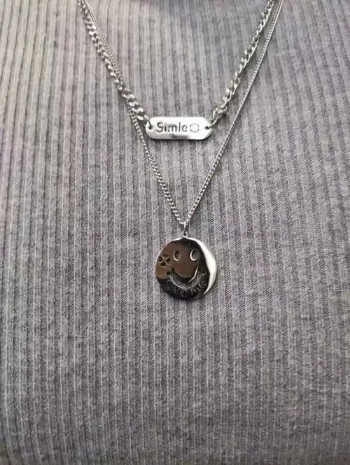 VIBE Smiling Face Vintage Necklace chain pendent Size ONE SIZE - 1 Thumbnail