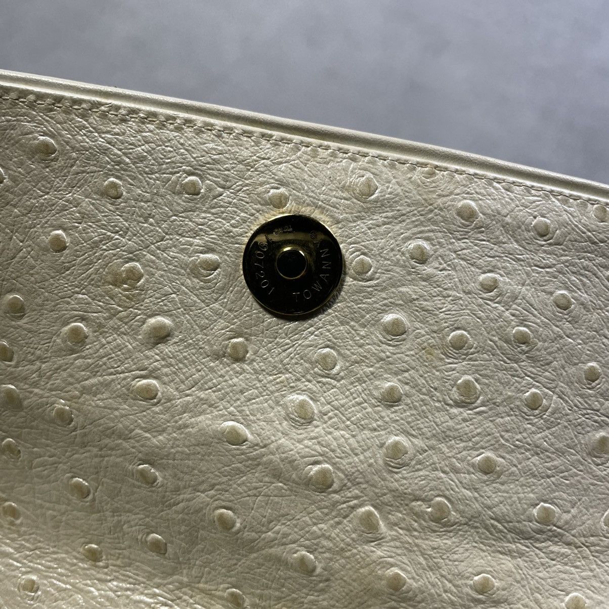 Versace GIANNI VERSACE PEARL WHITE OSTRITCH HAND BAG Size ONE SIZE - 8 Thumbnail