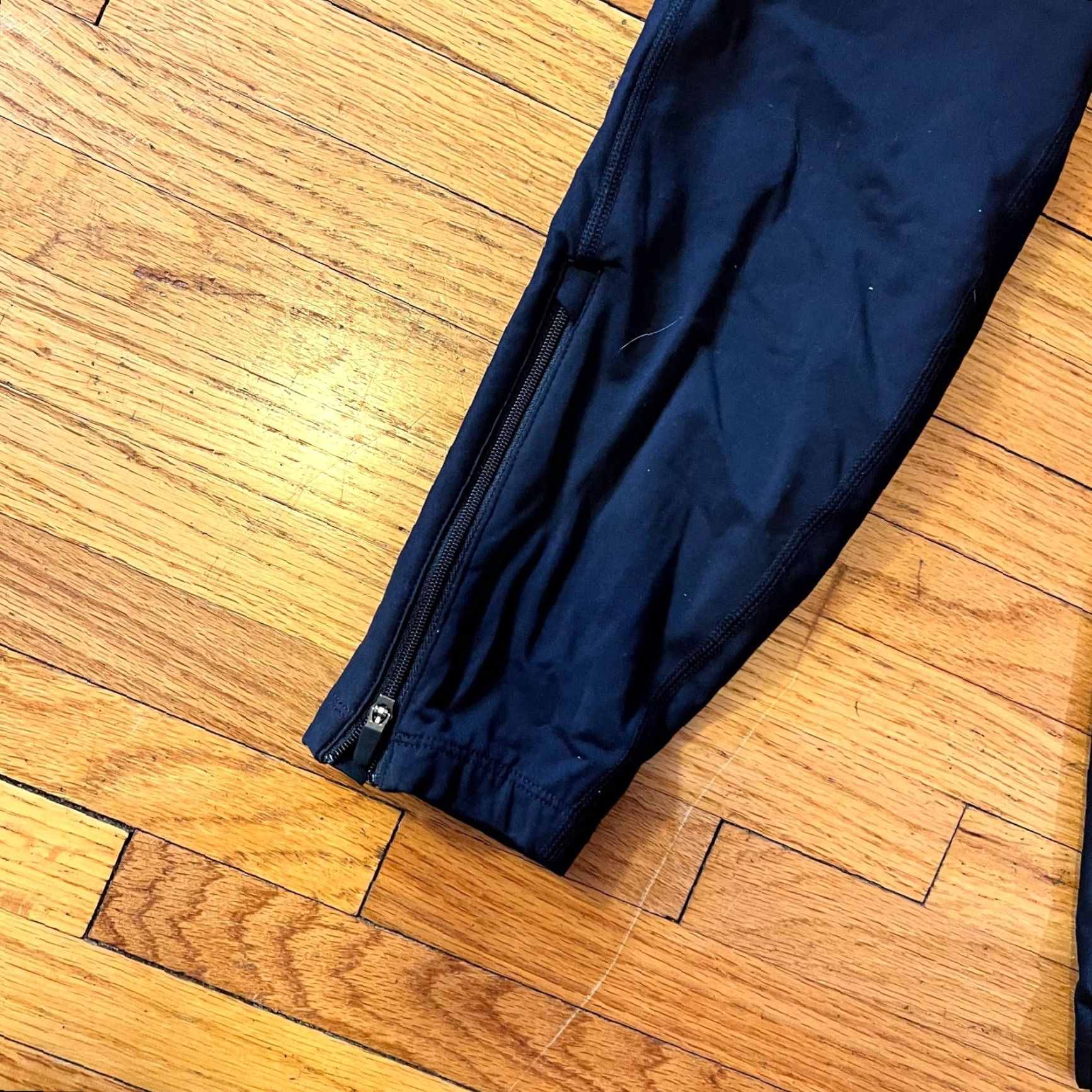 Nike VINTAGE Nike Shield Leggings Womens XS Epic Lux Running Tight AQ8059 Black Size 26" / US 2 / IT 38 - 4 Thumbnail