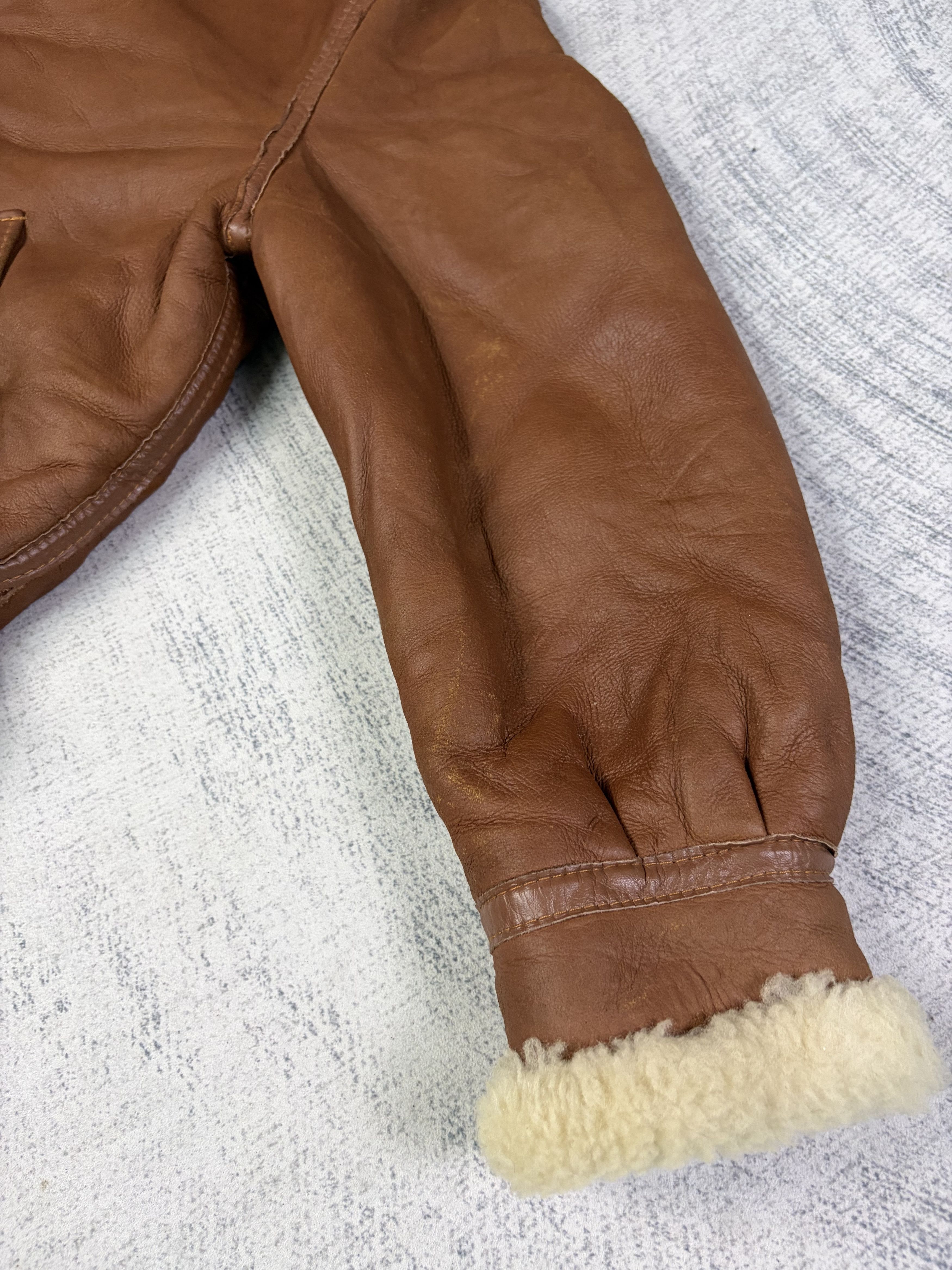 Genuine Leather Vintage B3 USAF USA Insignia Leather SheepSkin Jacket Size US M / EU 48-50 / 2 - 14 Thumbnail