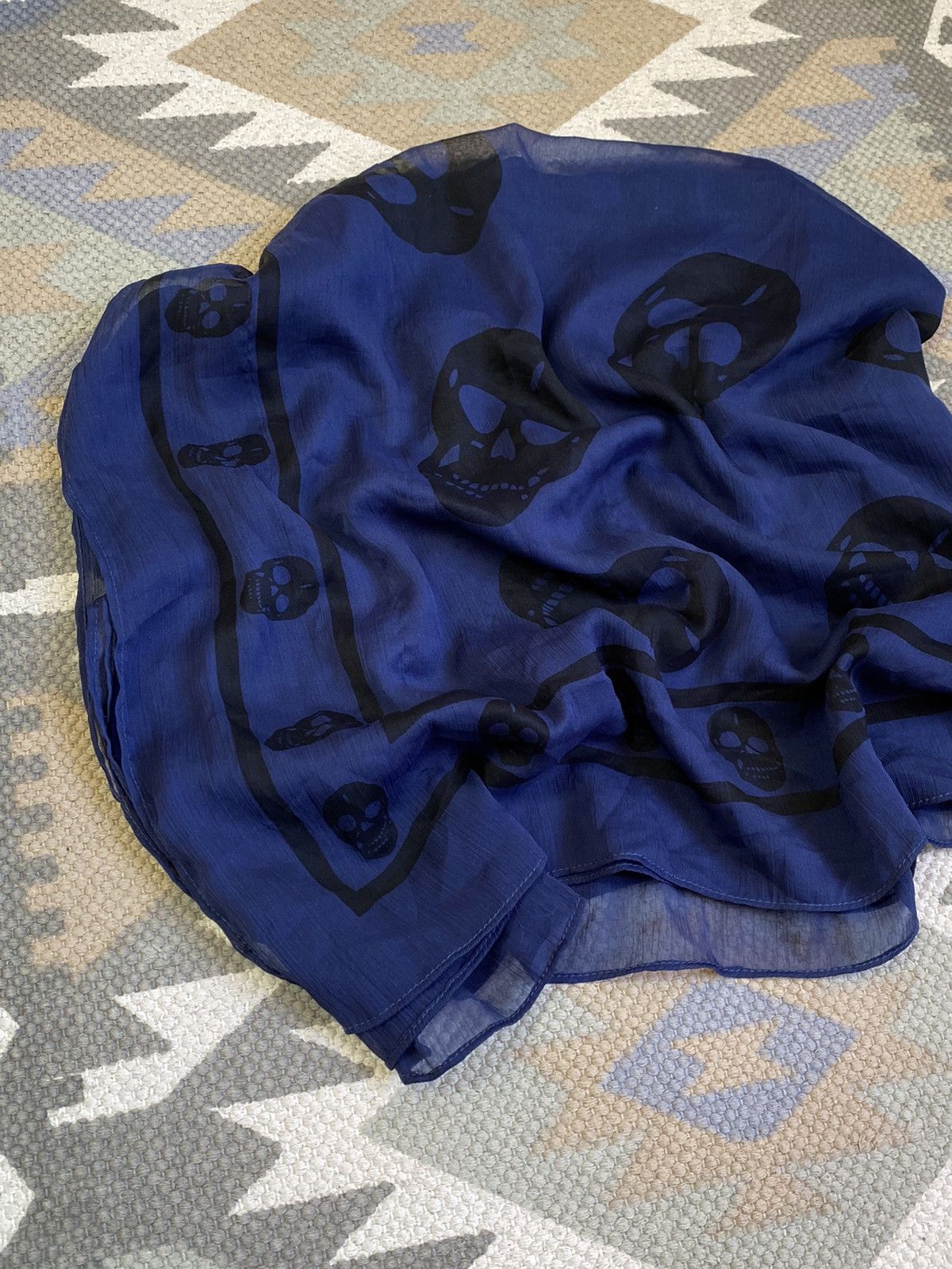 Pre-owned Vintage Alexander Mcqueen Style Silk Skull Print Scarf In Blue