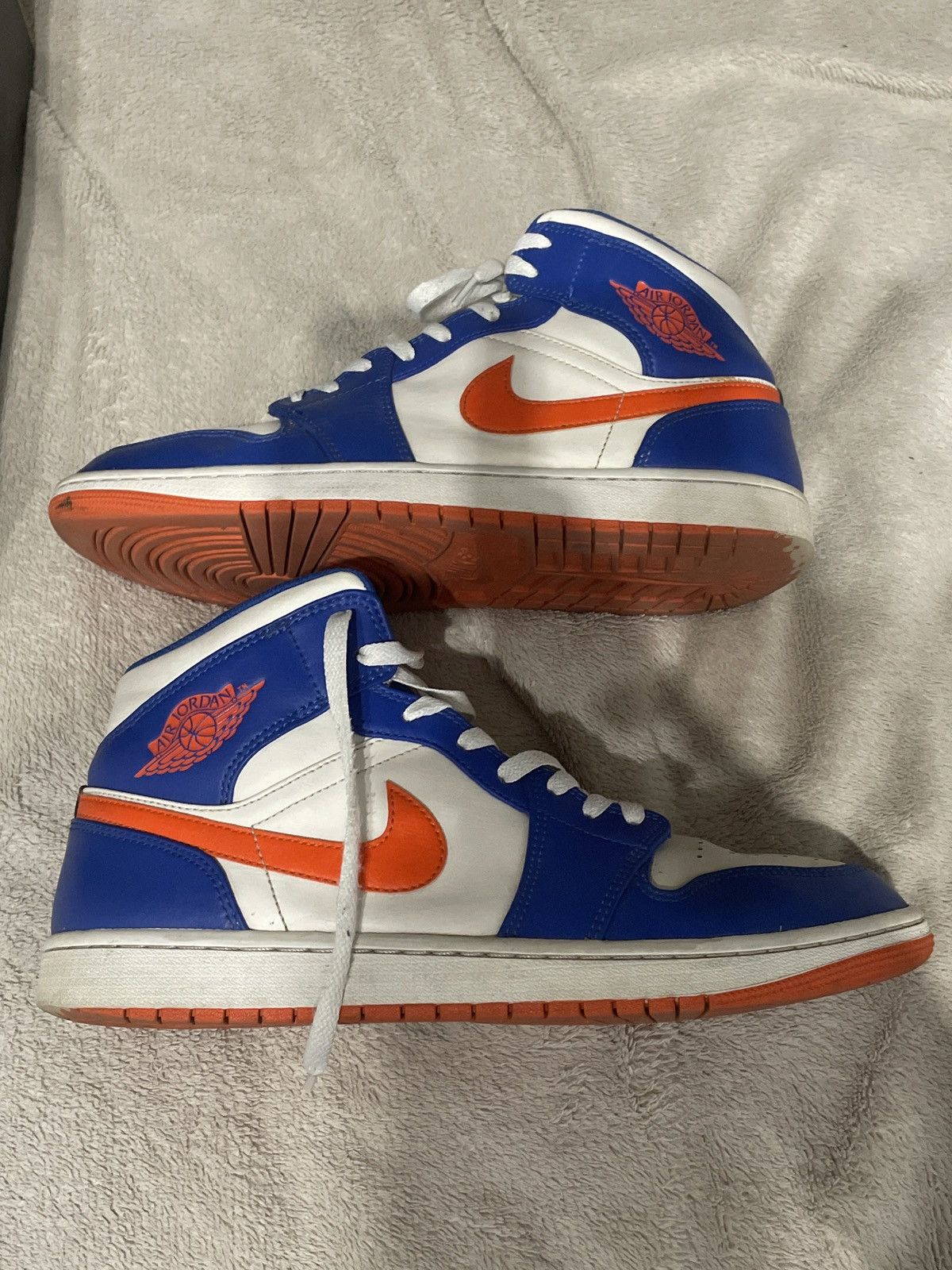 Jordan Brand Air Jordan 1 Mid "Knicks" Size US 12 / EU 45 - 3 Thumbnail