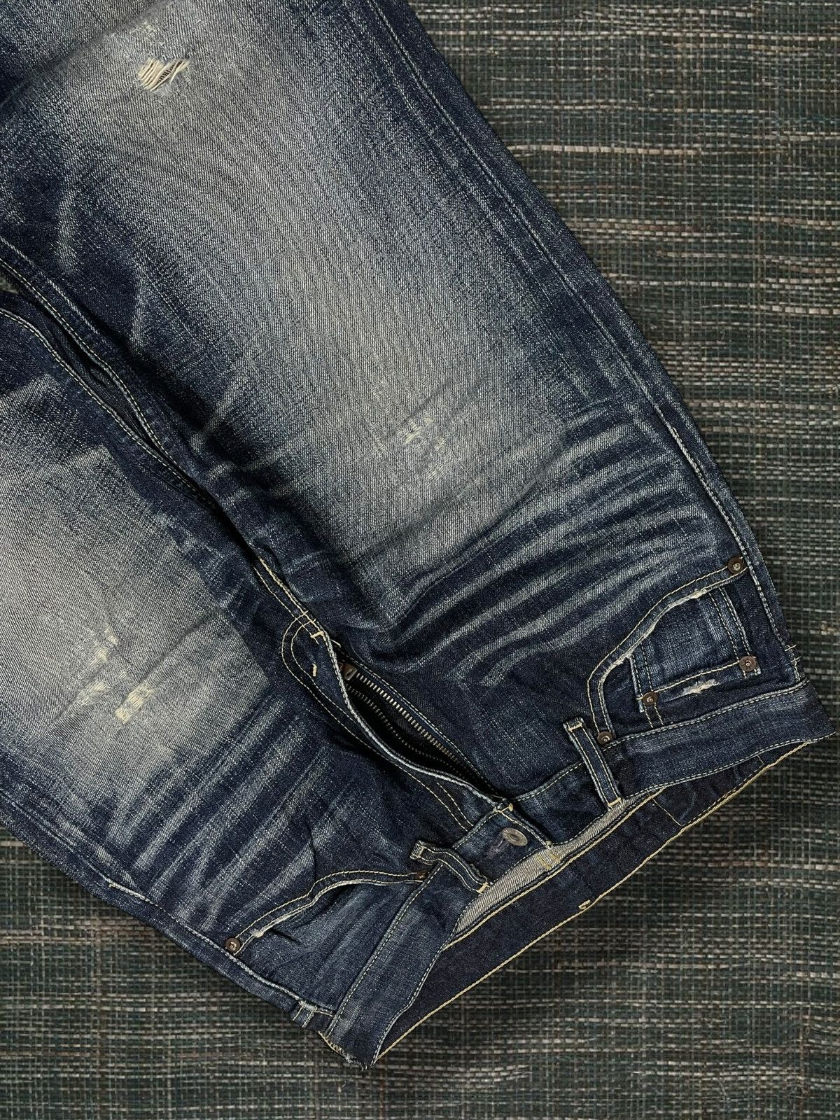 Levi's Vintage Clothing Vintate 1990s Designer Levis 502 Distressed Blue Denim Size US 29 - 8 Thumbnail