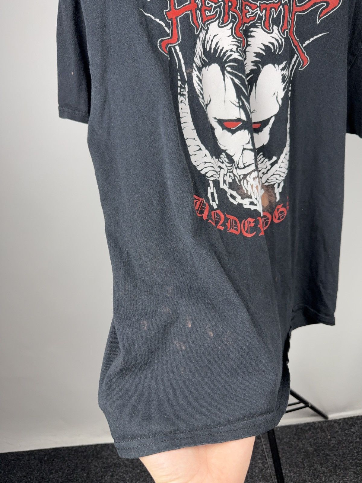 Band Tees 00s Heretic Underdogs Metal Band Graphic T Shirt Distressed Size US XL / EU 56 / 4 - 11 Thumbnail