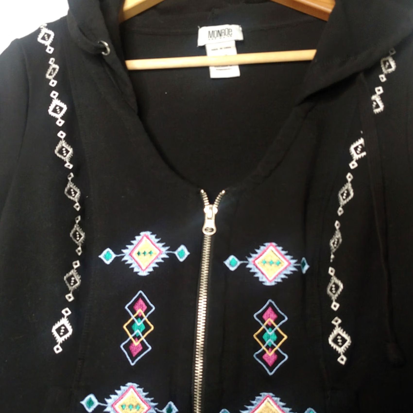 Vintage Monroe & Maine Sweatshirt Women M Southwest Aztec Black Hood Flared Artsy Sweatshirt Size M / US 6-8 / IT 42-44 - 3 Thumbnail