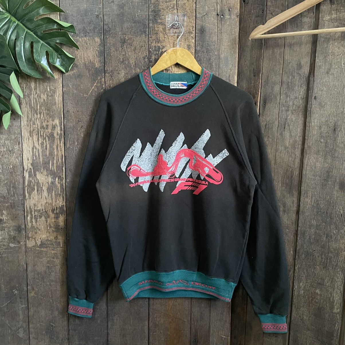 Vintage Vintage suzuka circuit f1 grandprix sweatshirt Size US M / EU 48-50 / 2 - 1 Thumbnail