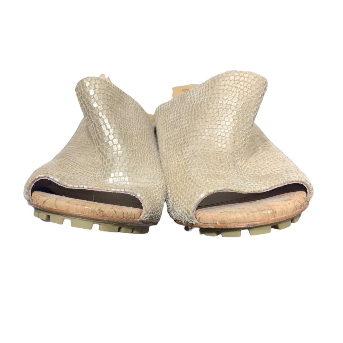 Donald Pliner Donald Pliner Sukari-PM Sandal Pebble Metalic Platino HEEL Size US 5 / IT 35 - 6 Thumbnail