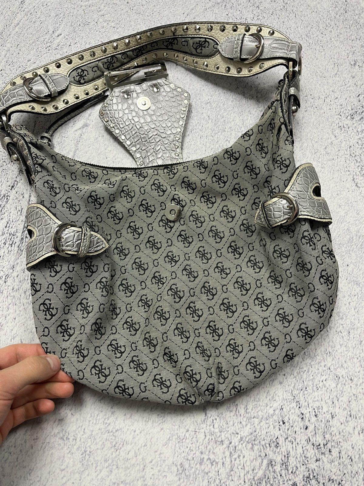 Guess Vintage Guess Monogram Y2K Shoulder Bag Hype Streetwear Size ONE SIZE - 12 Thumbnail