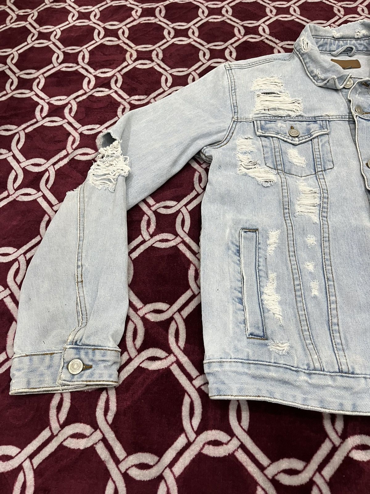 Asos Asos Ripped Trucker Denim Jacket Size US L / EU 52-54 / 3 - 3 Thumbnail