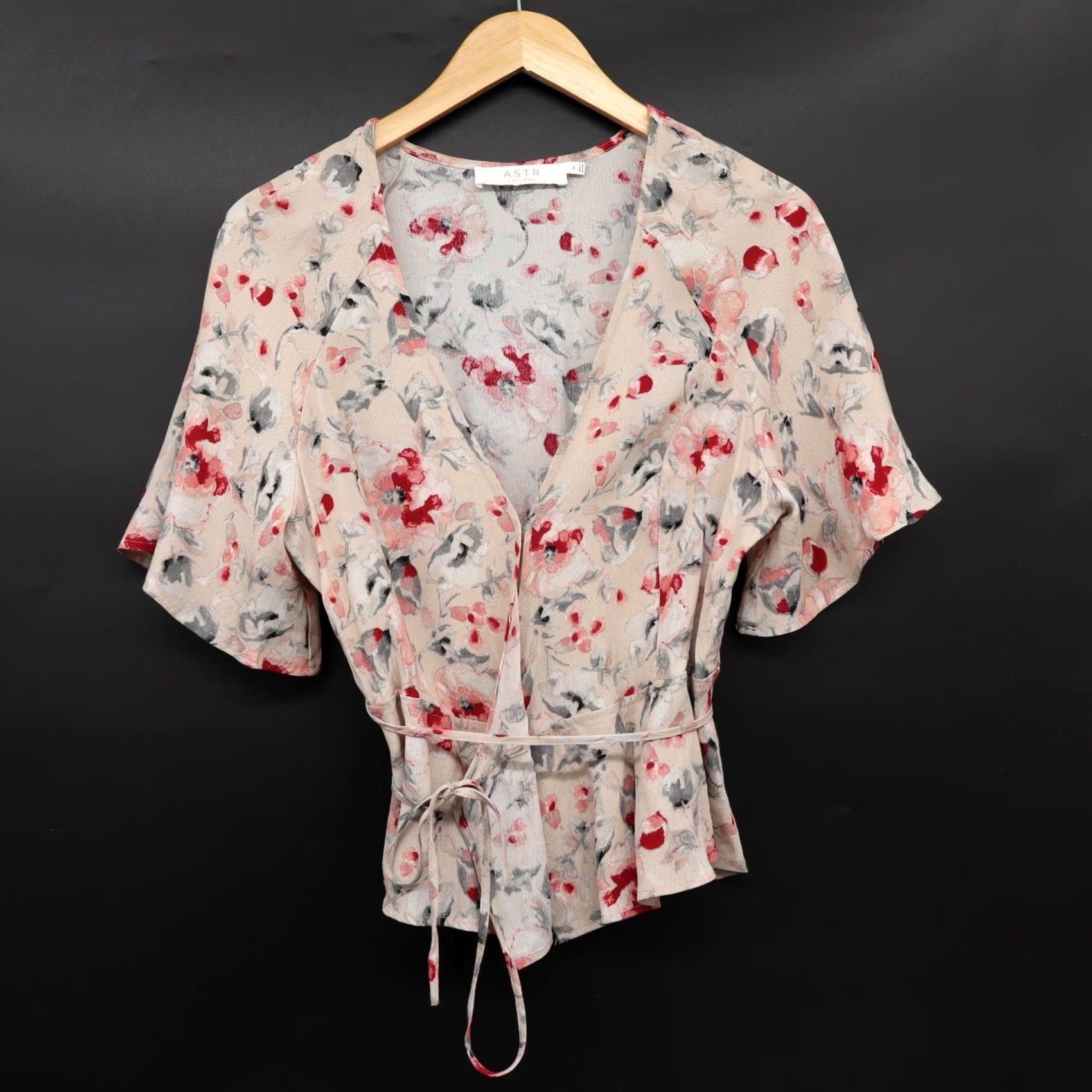 Vintage ASTR The Label True Wrap Top Pink Floral Print V-Neck Short Sleeve Sz M Blouse Womens Size M / US 6-8 / IT 42-44 - 2 Thumbnail