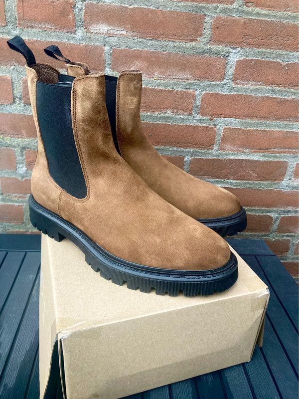 Les Deux Tatum suède Chelsea boots 43 Portugal brown new Size US 10 / EU 43 - 1 Thumbnail