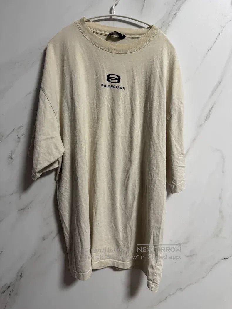 Balenciaga Balenciaga Beige short-sleeve, size L Size US L / EU 52-54 / 3 - 1 Thumbnail