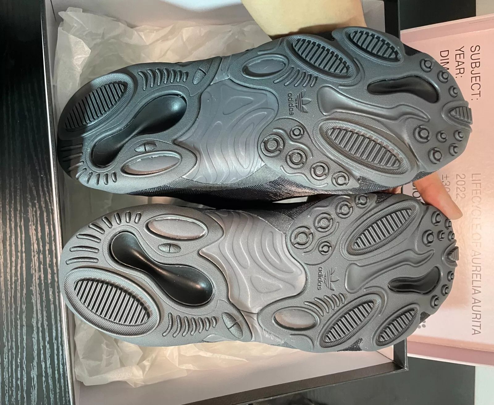 Adidas Ozmorphis Size US 6 / EU 39 - 2 Thumbnail