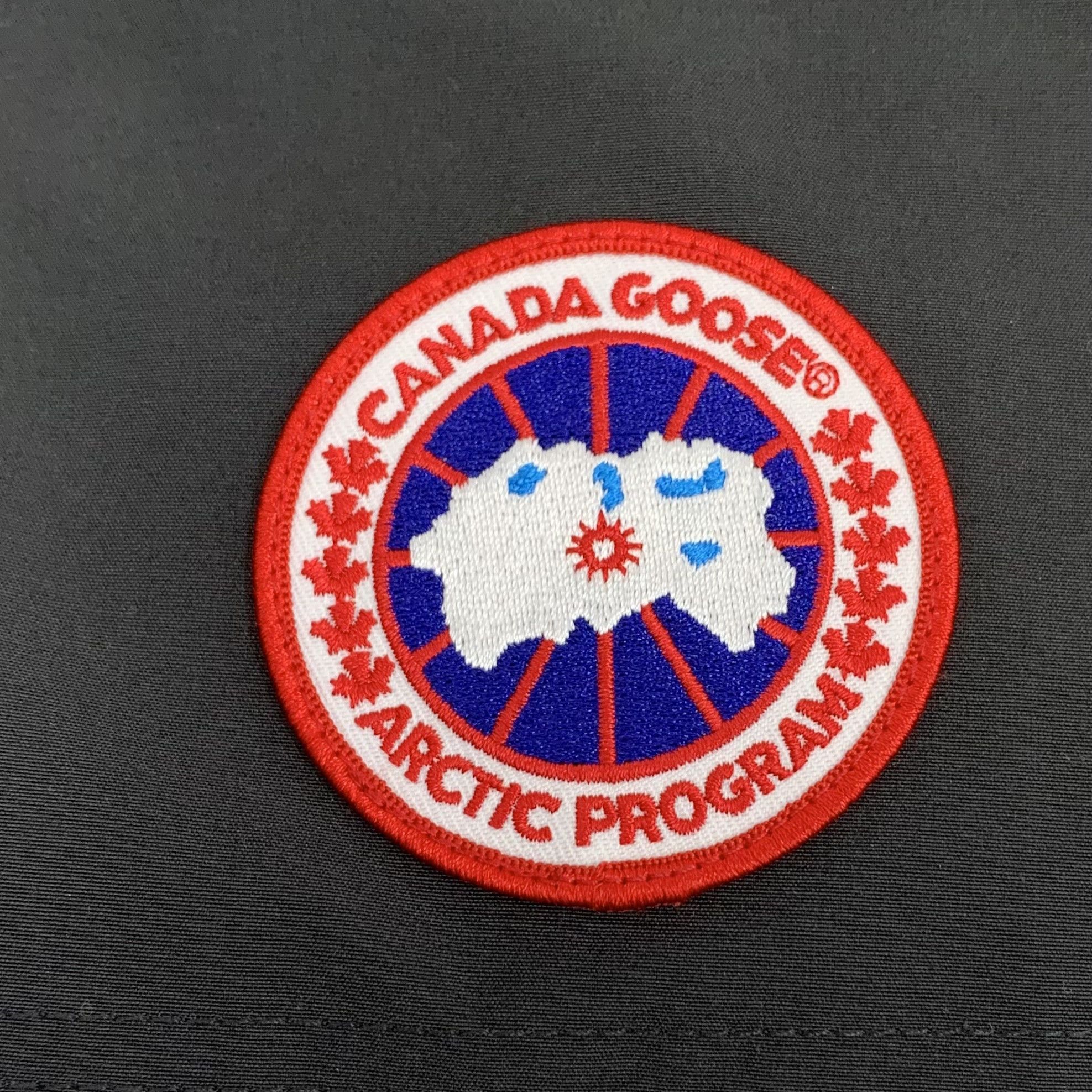 Canada Goose Canada Goose Expedition Hooded Down Jacket Black (M) Size US M / EU 48-50 / 2 - 5 Thumbnail