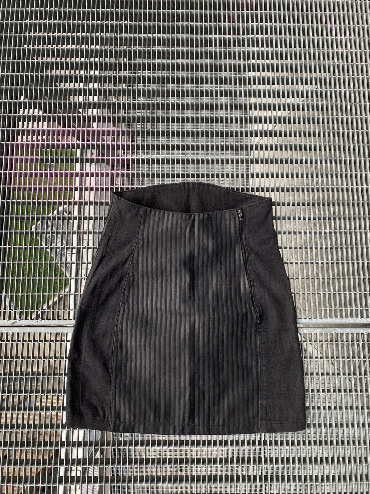 Vintage Avant-garde ModZart London Leather Linings Skirt Size 26" / US 2 / IT 38 - 3 Thumbnail
