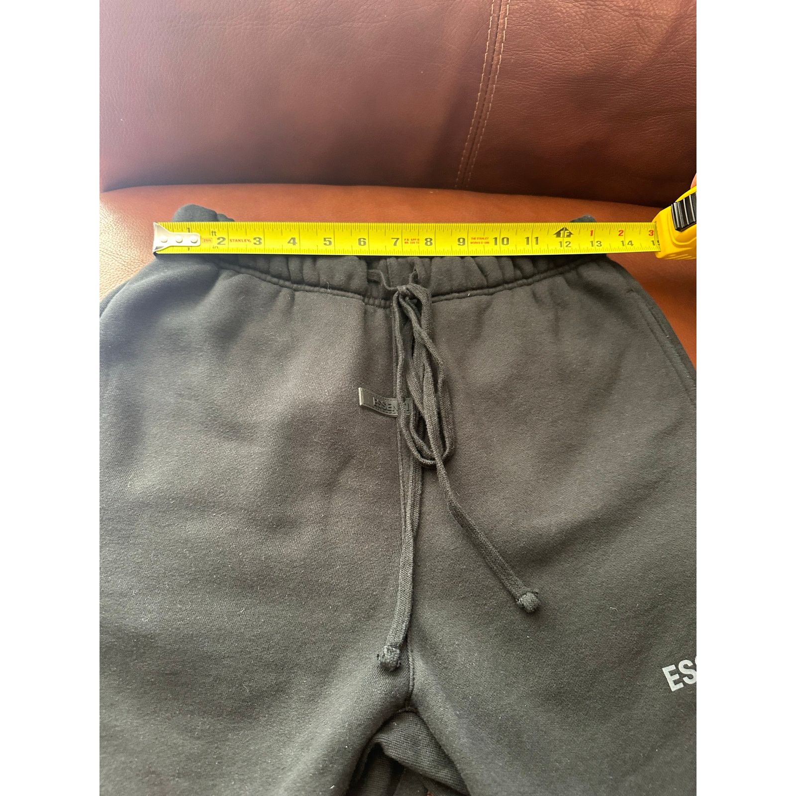 Fear of God Fear of God Essentials Black Sweat Shorts Size XXS Size US 26 / EU 42 - 3 Thumbnail