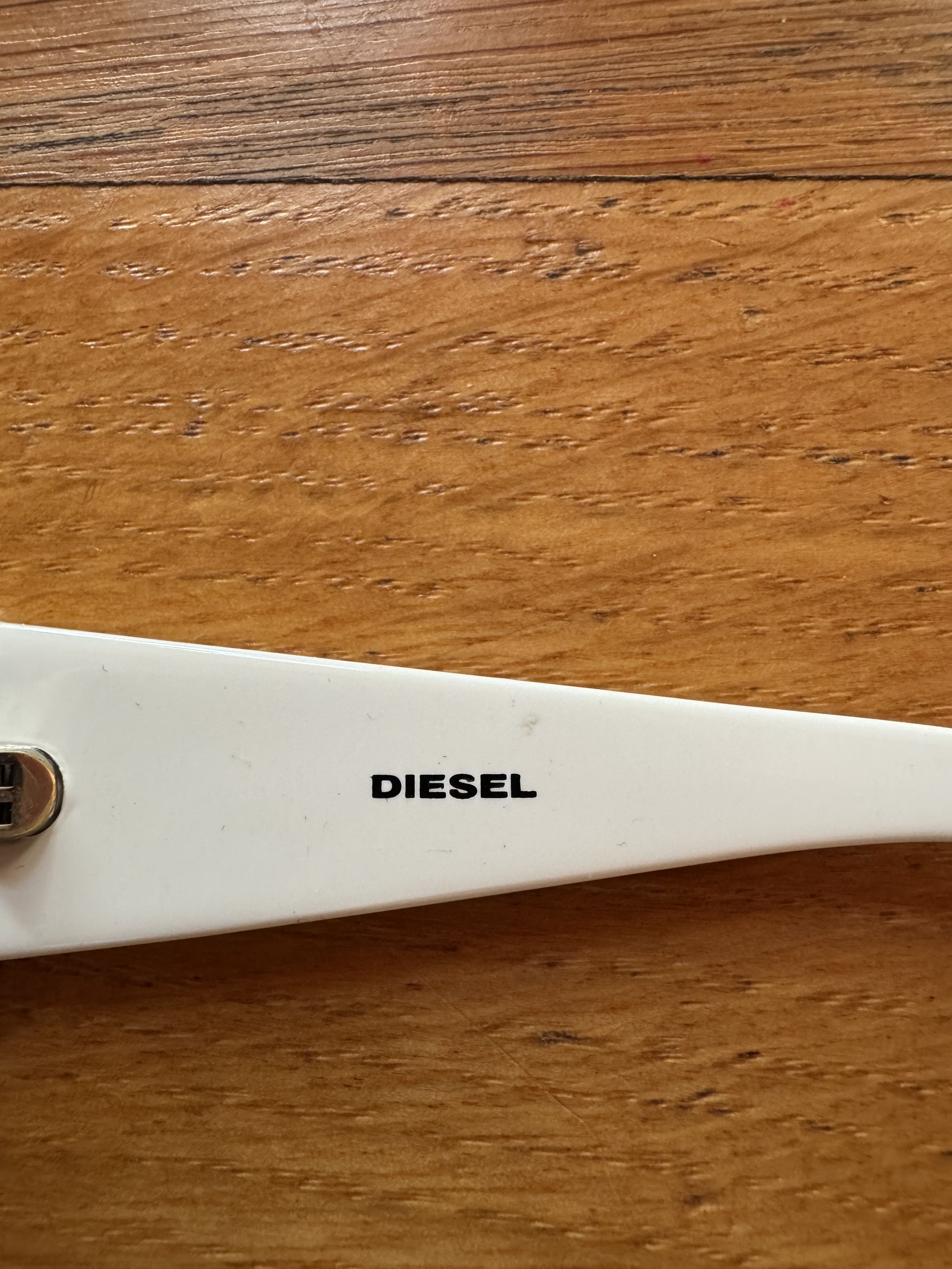 Diesel Diesel '00s White Pearlescent Oversized Sunglasses Size ONE SIZE - 4 Thumbnail