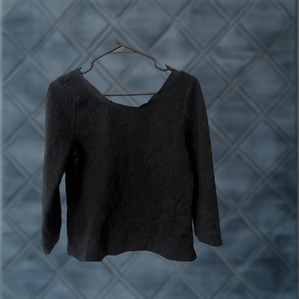 Banana Republic VINTAGE Banana Republic Blouse Shirt 3/4 Sleeve Womens M Black Round Neck Top Adult Female Medium Black 90s (if applicable) Size M / US 6-8 / IT 42-44 - 1 Thumbnail