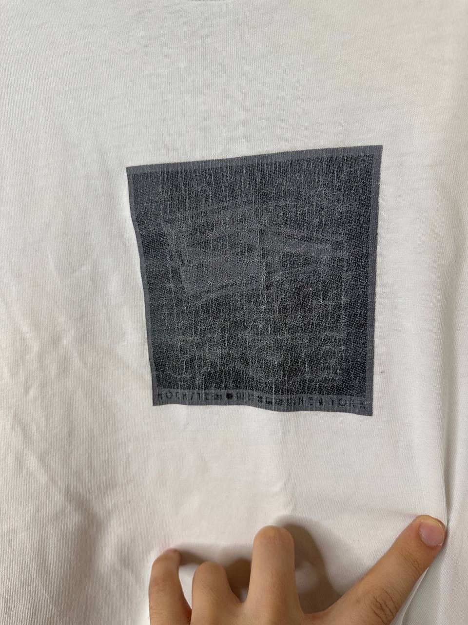 Supreme Supreme White Grey Centr Box Logo M Size US M / EU 48-50 / 2 - 5 Thumbnail