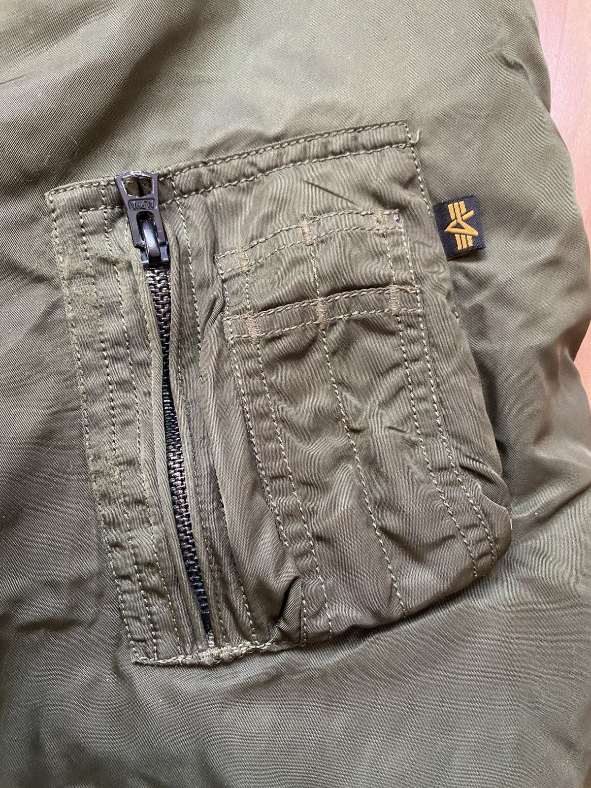 Alpha Industries Alpha Industries MA-1 Men's Bomber Jacket in Sage Green Size US L / EU 52-54 / 3 - 11 Thumbnail