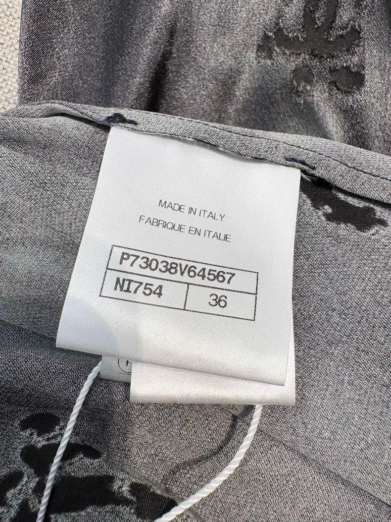 Chanel Chanel 22A black 36-yard ink faded skirt Size 24" / US 00 / IT 34 - 4 Thumbnail