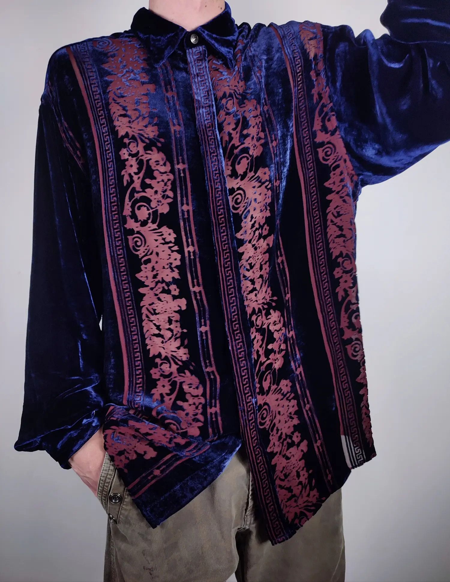 Versace Rare Versace V2 Classic Silk Mesh Velour Vintage Shirt Size US XL / EU 56 / 4 - 2 Thumbnail