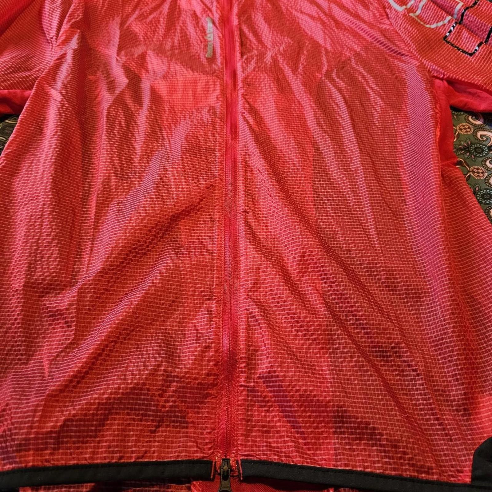 Reebok Reebok Women's Black and Red Sheer Rain Crossfit Jacket Size S / US 4 / IT 40 - 2 Thumbnail