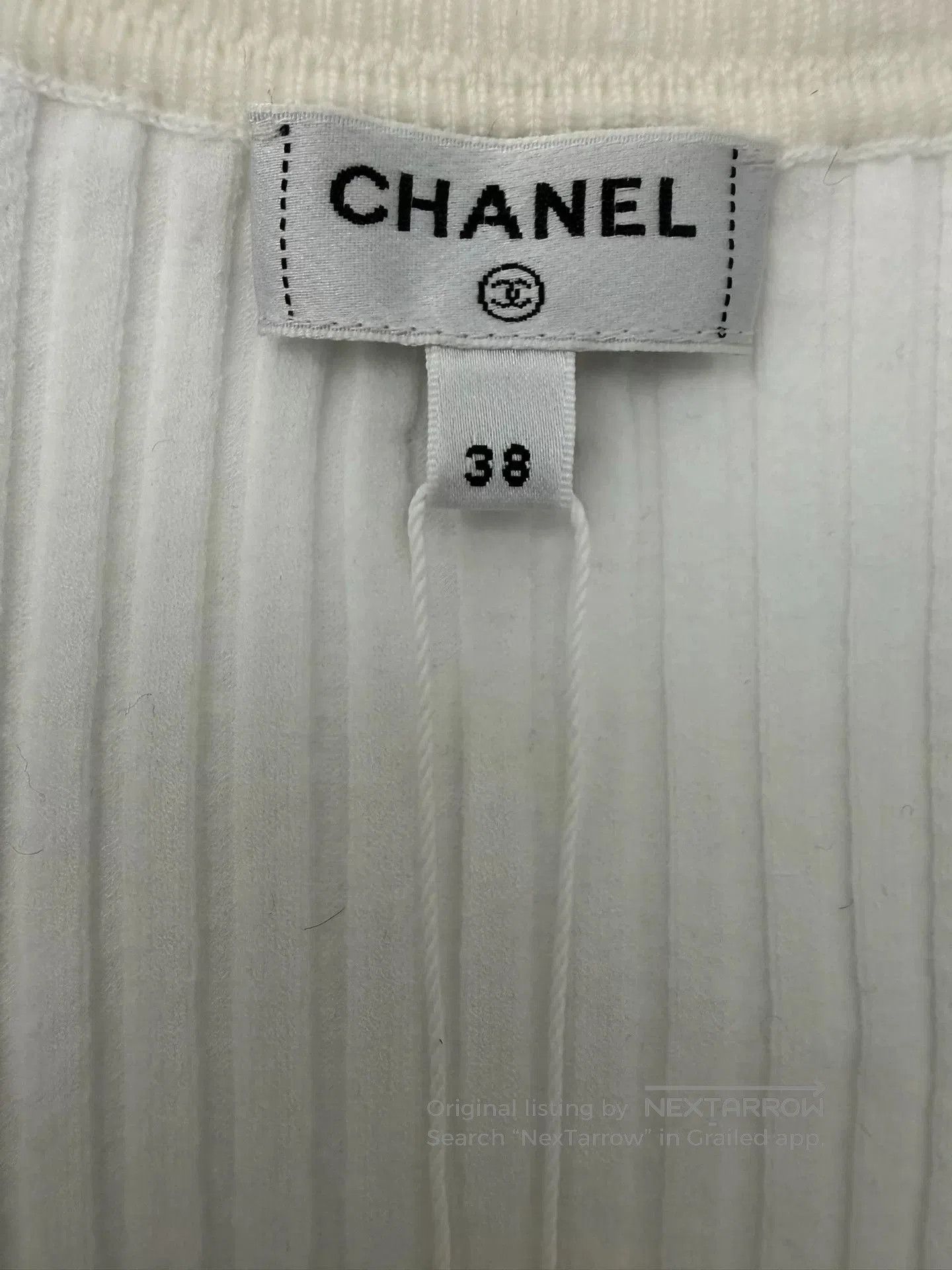 Chanel Chanel 25C White CC Cutout Knit Tank. Size US XS / EU 42 / 0 - 3 Thumbnail