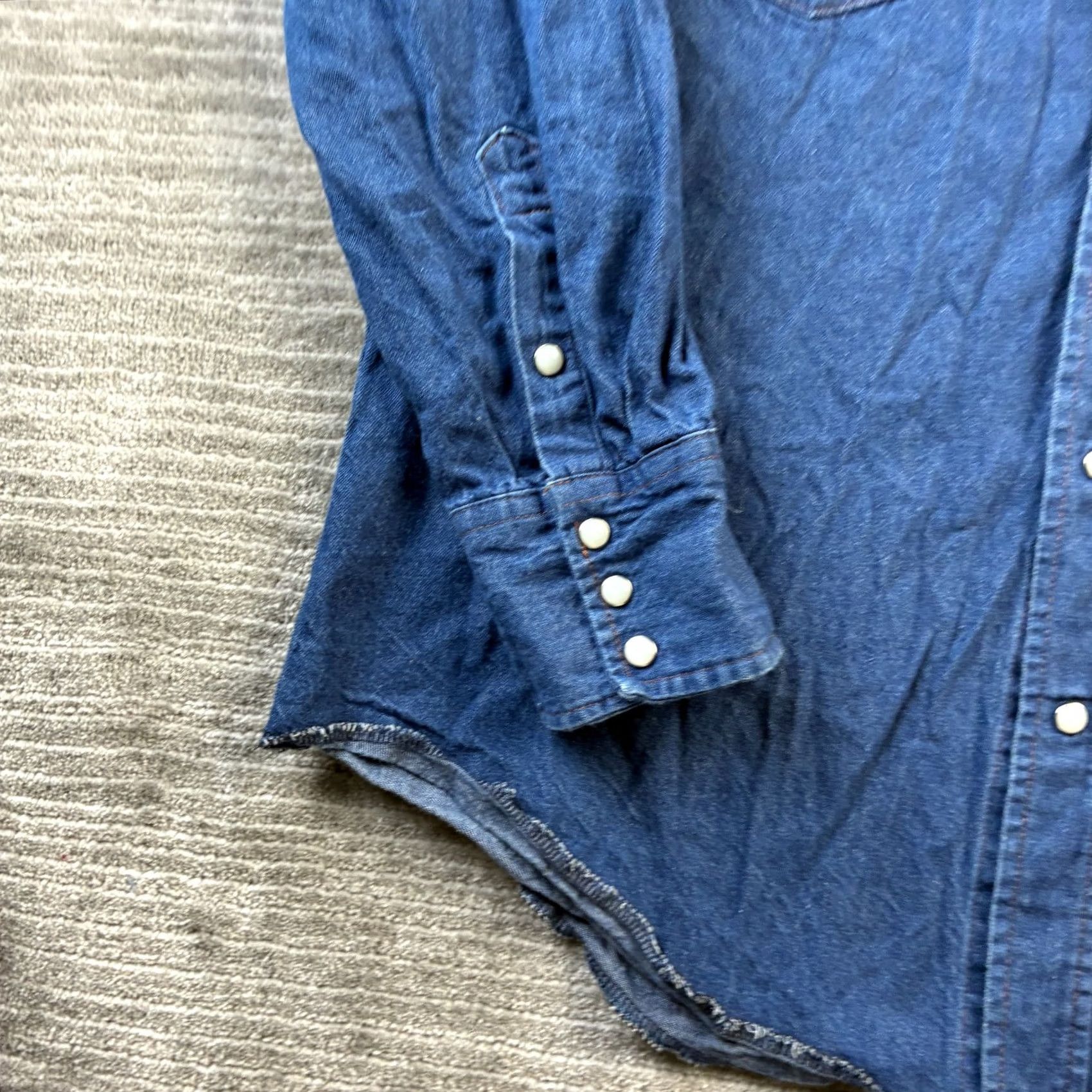 Wrangler VINTAGE Wrangler Shirt Mens Large Blue Denim Jean Pearl Snap Western Cowboy Size US L / EU 52-54 / 3 - 3 Thumbnail
