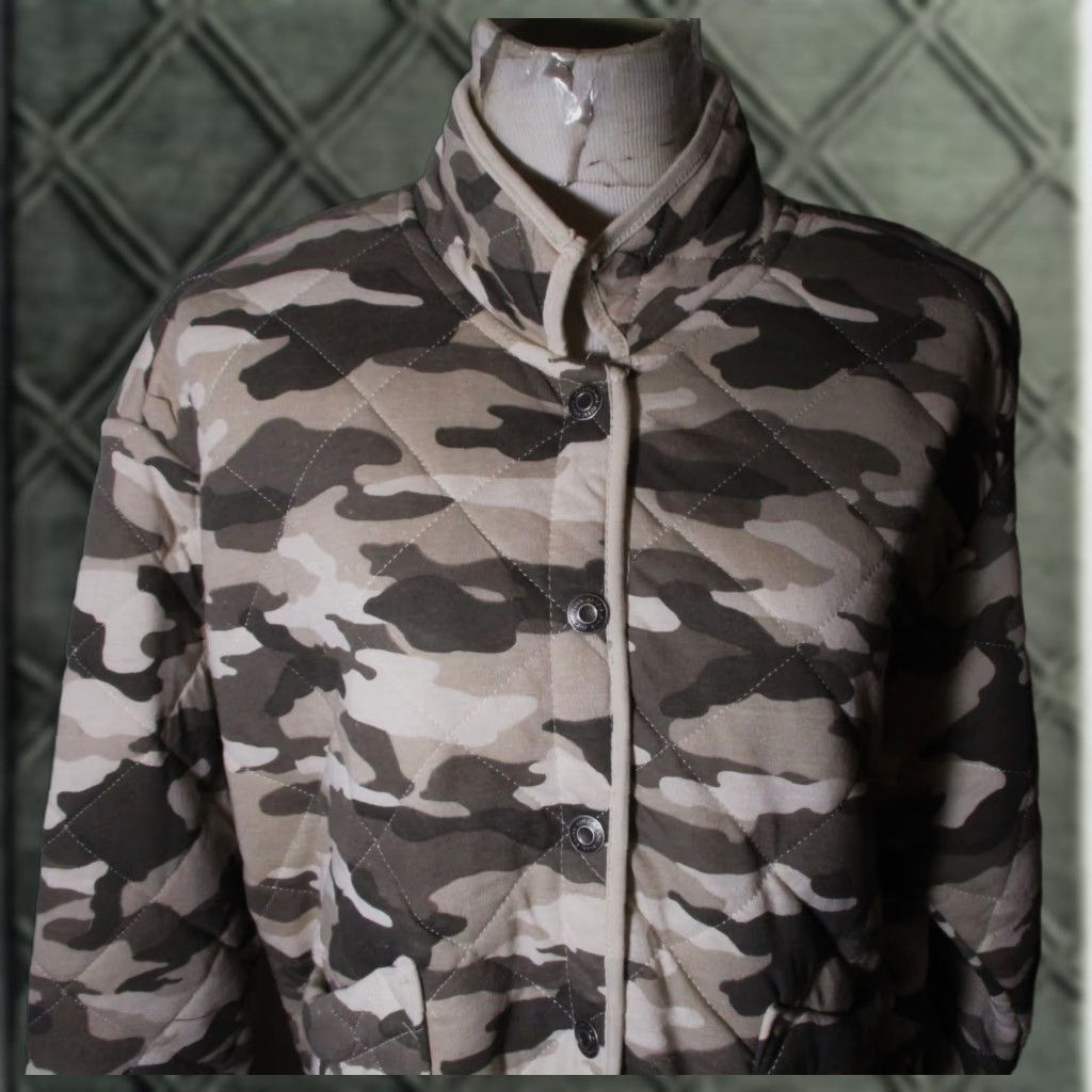 Vintage KENSIE Women's Jacket Camo Quilted Snap Button Beige Green Size L NWT Size L / US 10 / IT 46 - 1 Thumbnail