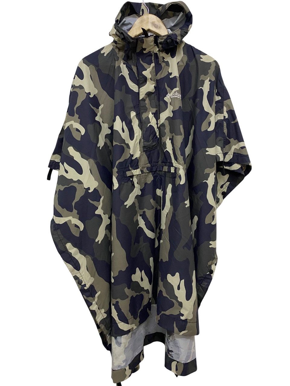 Columbia Columbia waterproof camo poncho Size US S / EU 44-46 / 1 - 2 Thumbnail