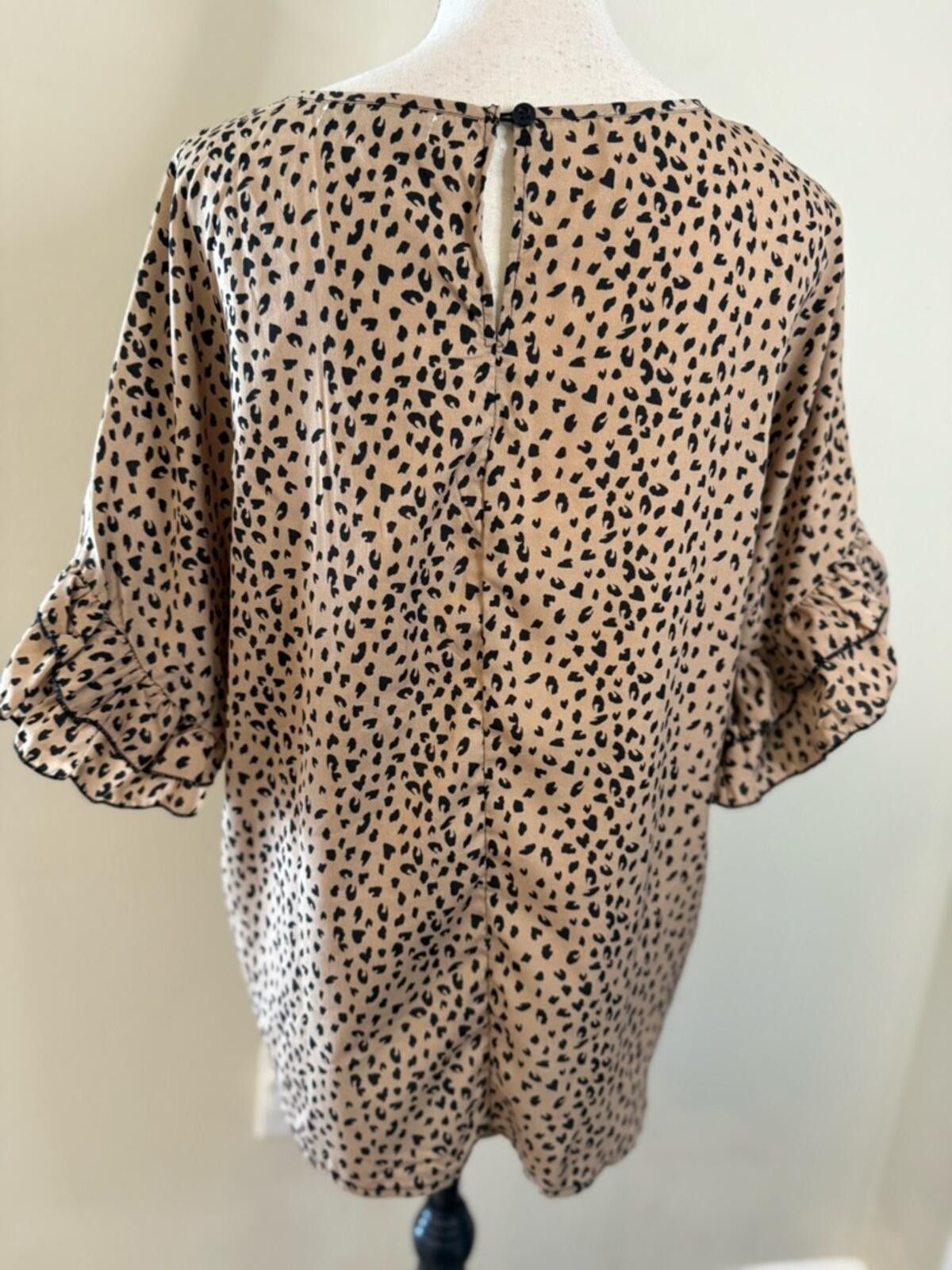 Other Romantic Hut leopard print short flutter sleeve top SZ LG Size L / US 10 / IT 46 - 3 Thumbnail