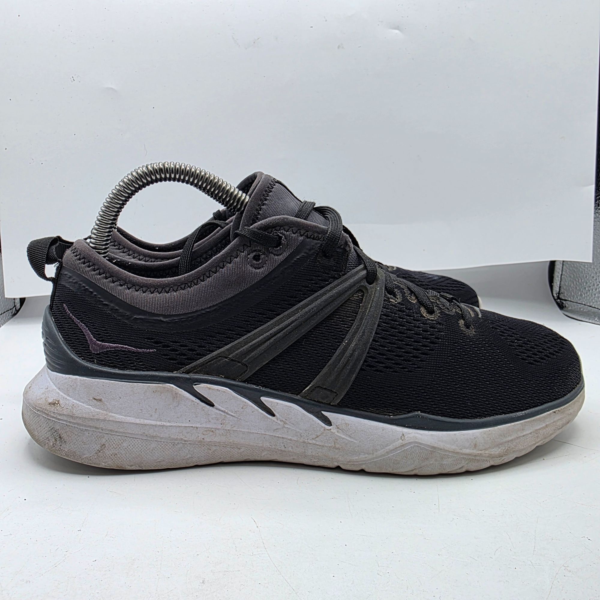 Hoka Hoka One One Tivra Womens Athletic Shoes Size 8 Black Runnin Size US 8 / IT 38 - 12 Thumbnail