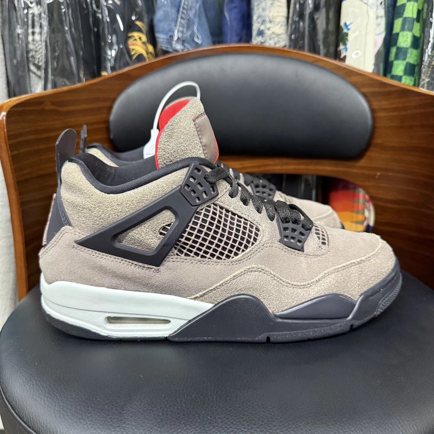 Jordan Brand AJ4 Mocha 43 98 New Original Box Size US 9 / EU 42 - 4 Thumbnail