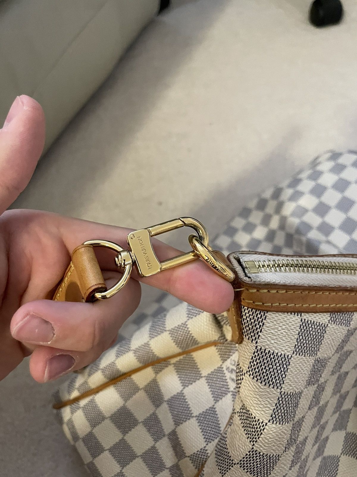 Louis Vuitton Louis Vuitton Damier Azur Siracusa Crossbody Bag Cream Size ONE SIZE - 10 Thumbnail