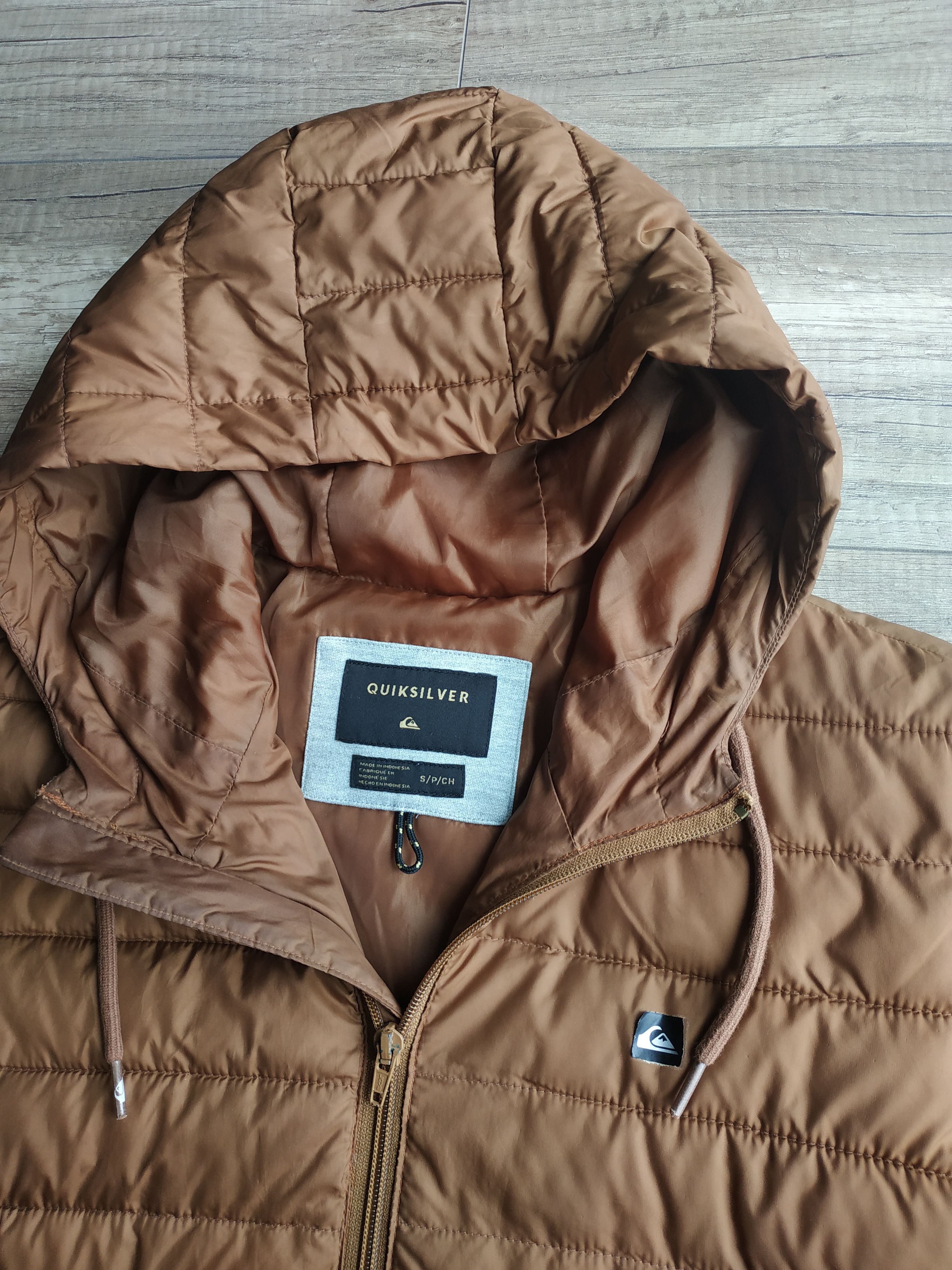 Quiksilver QUIKSILVER Men's Light Puffer Jacket, s. SMALL, fit. M Size US S / EU 44-46 / 1 - 5 Thumbnail