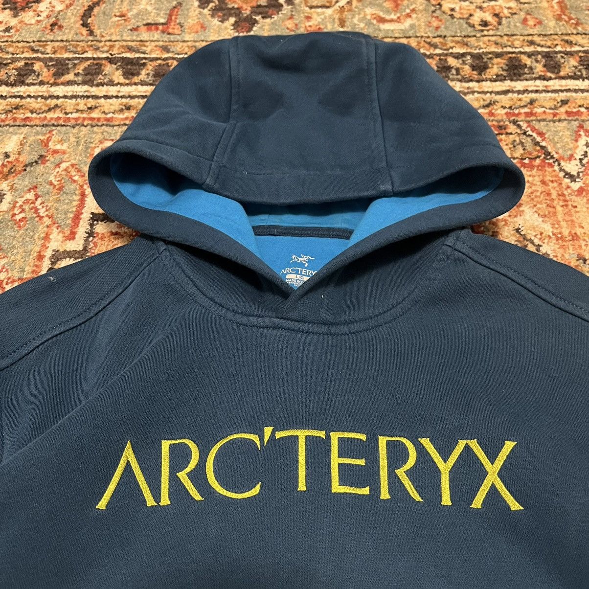 Rare Arc'teryx popular Embroidered Logo Hoodie Sweatshirt Size M