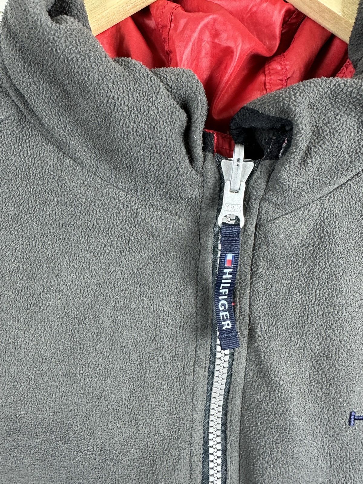 Tommy Hilfiger Vintage 90s Tommy Hilfiger double sided red jacket Size US L / EU 52-54 / 3 - 4 Thumbnail