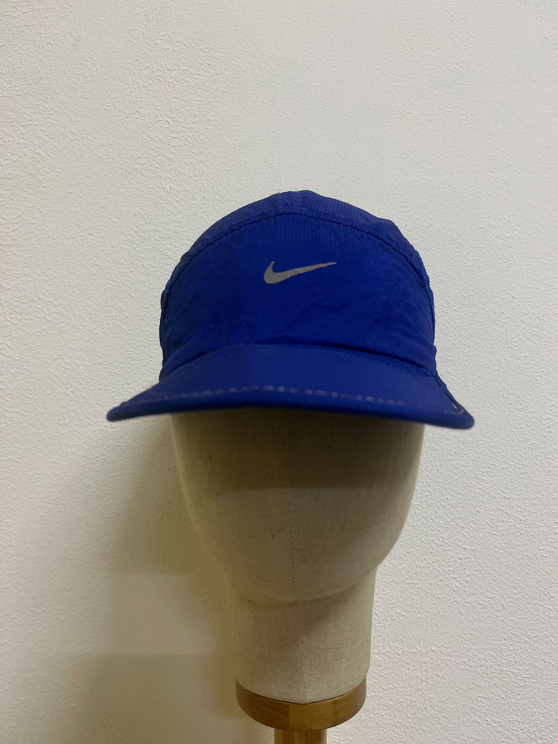 Sports Specialties Nike 5 Panel Daybreak Dri-Fit Running Mesh Athletic Cap Size ONE SIZE - 1 Thumbnail