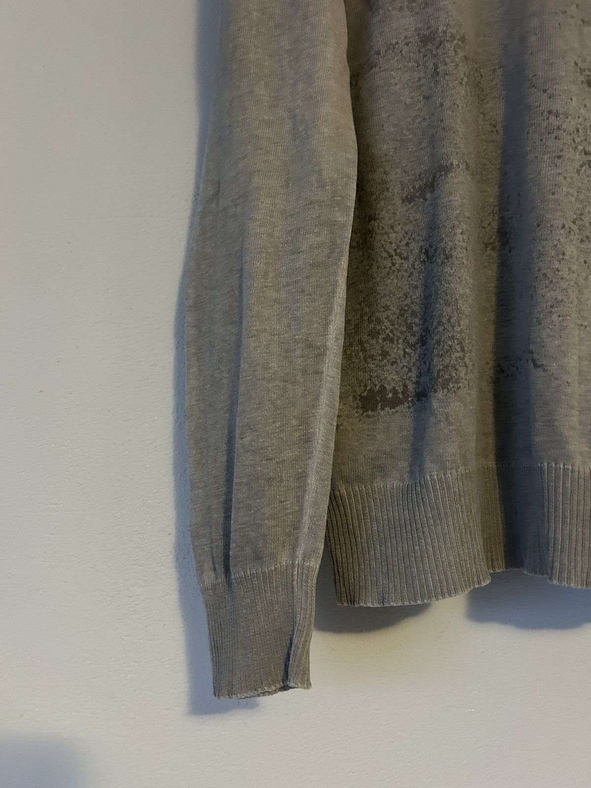 Dirk Bikkembergs Dirk Bikkembergs Distressed Effect Sweater in Light Taupe Size US L / EU 52-54 / 3 - 4 Thumbnail