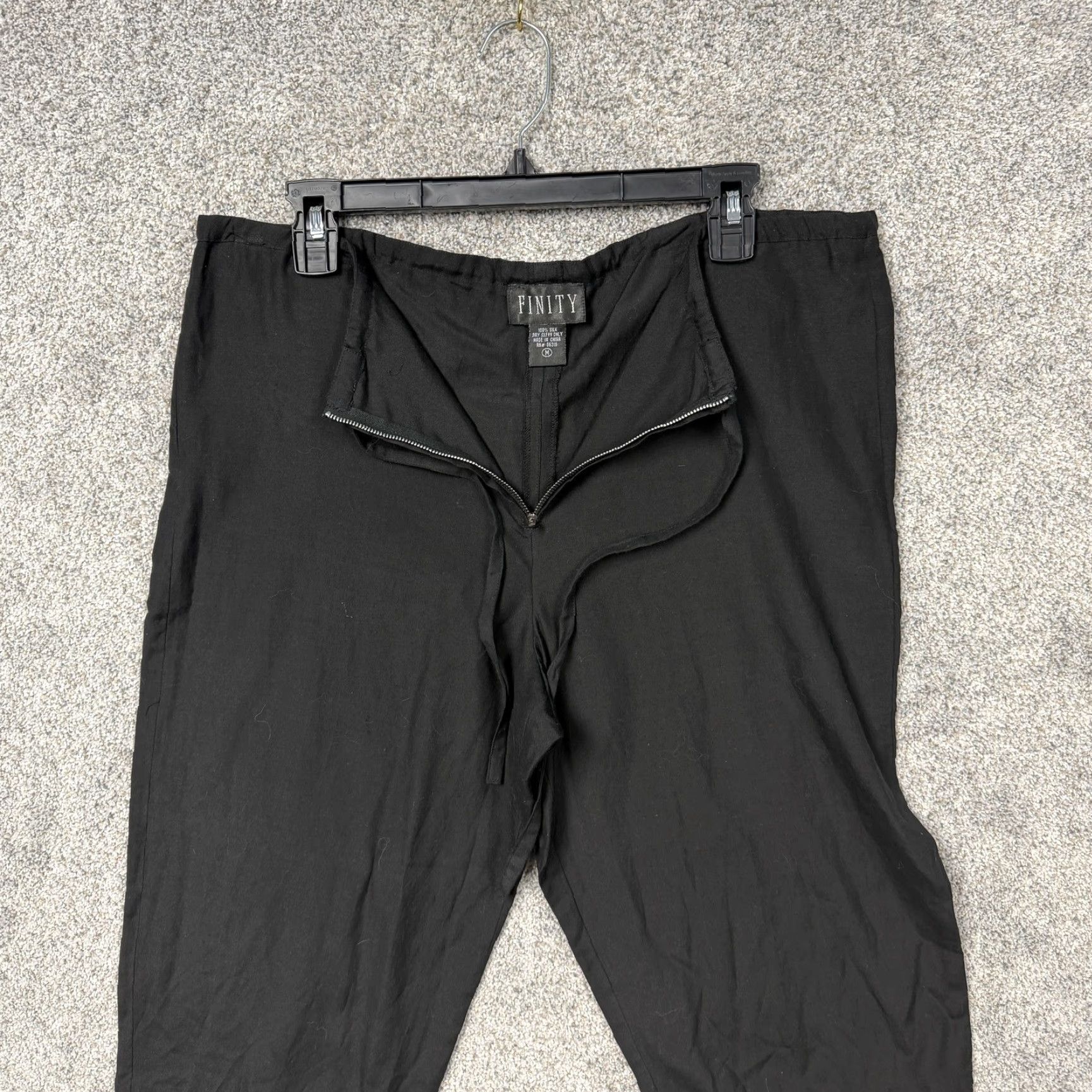 Vintage VINTAGE Finity Pants Dress Silk Office Black M Womens 100% Silk Tapered Front Zip Inseam 24in Waist 36in Women Tapered Leg Size 32" / US 10 / IT 46 - 6 Thumbnail