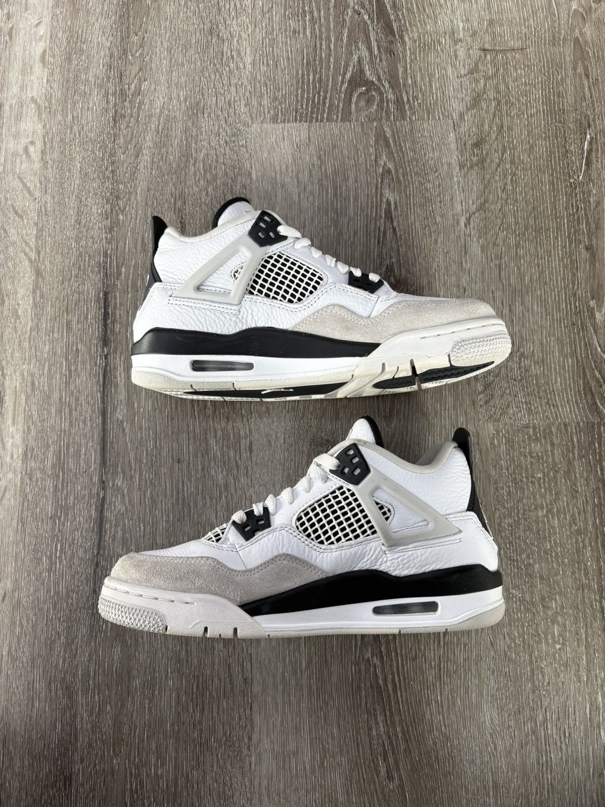 Jordan Brand Air Jordan 4 Retro “Military Black” (GS) **PRE-OWNED** Size US 6.5 / EU 39-40 - 2 Thumbnail