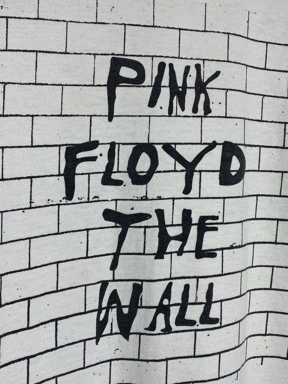 Pink Floyd Vintage 2000s Pink Floyd The Wall Graphic Band T-shirt Size US S / EU 44-46 / 1 - 5 Thumbnail