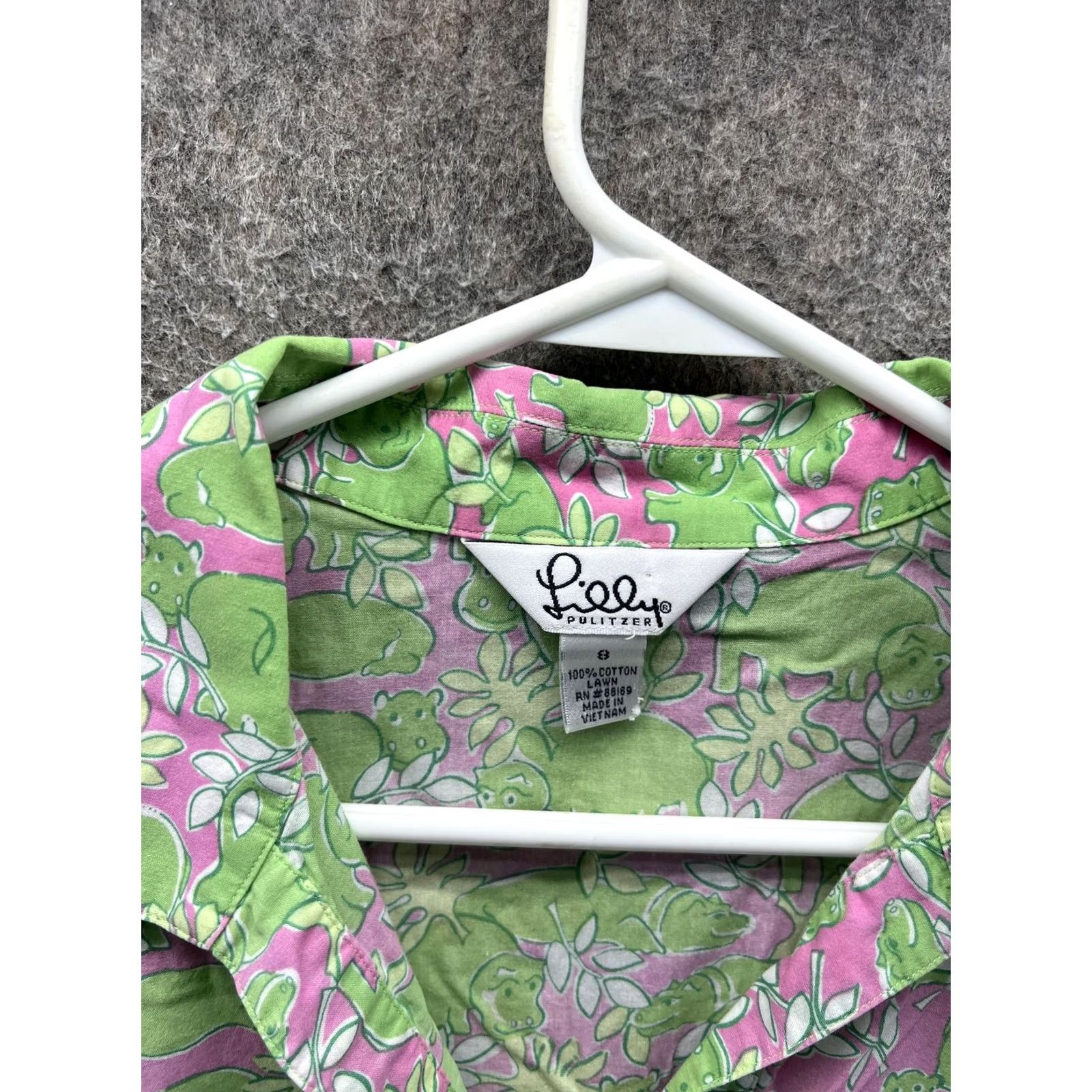 Lilly Pulitzer Lilly Pulitzer Shirt Womens 8 Green Collared Sleeveless Animal Print Button Top Size M / US 6-8 / IT 42-44 - 4 Thumbnail