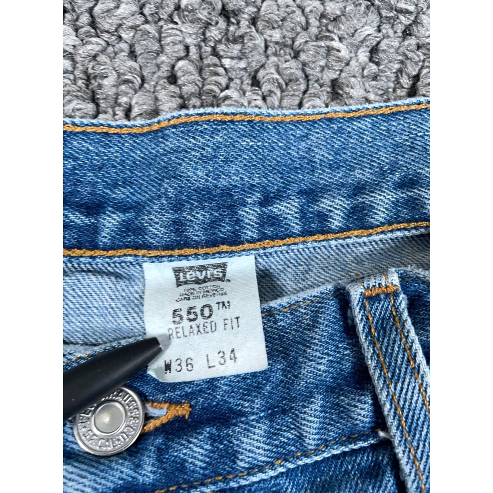 Levi's VINTAGE Levi's 550 Jeans Men’s 550 Relaxed Fit Denim 34 x 33 Blue 90s Grunge Retro Style Mens Size US 36 / EU 52 - 3 Thumbnail