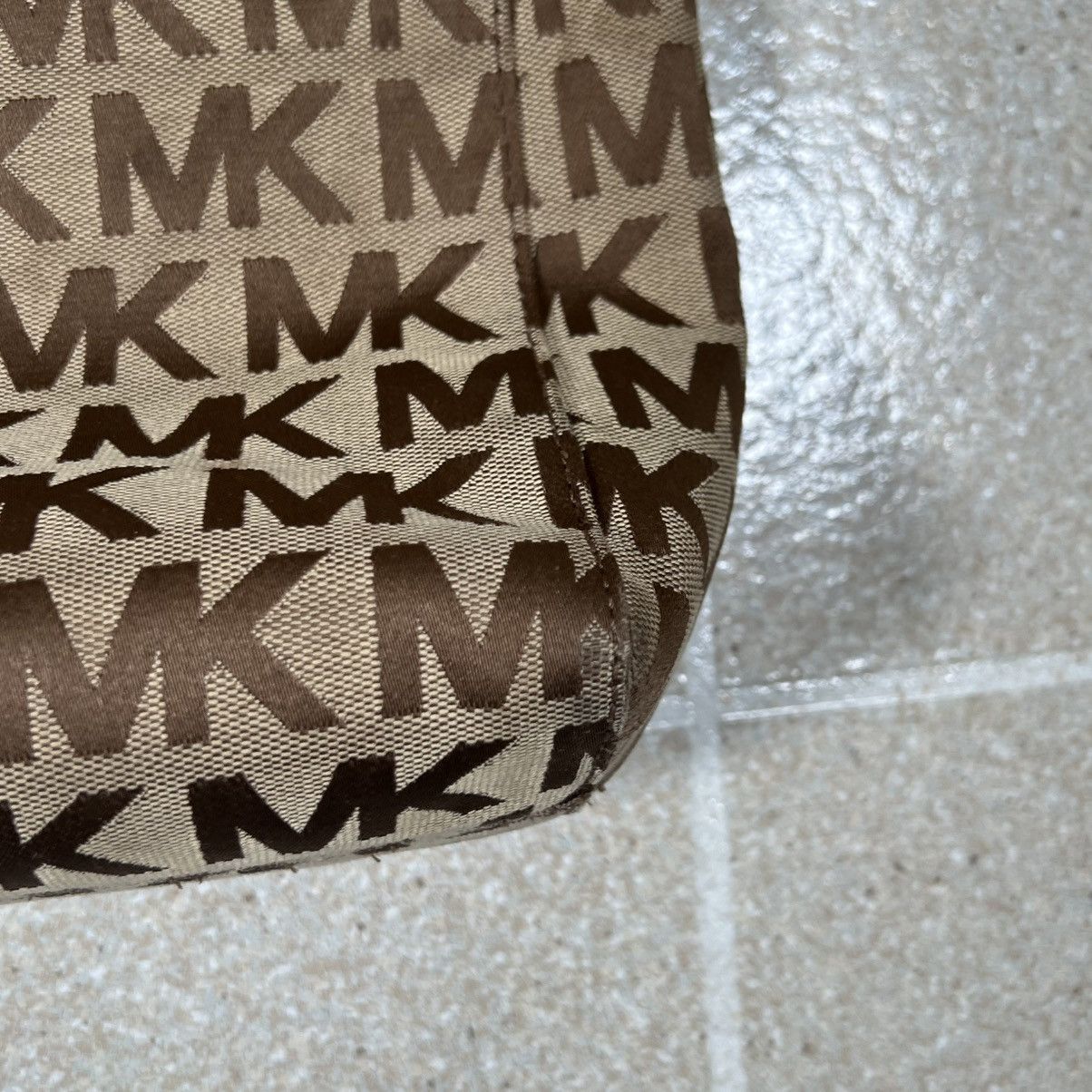 Michael Kors MICHAEL Michael Kors Tote Bag Large Beige Mocha Canvas Logo Size ONE SIZE - 4 Thumbnail