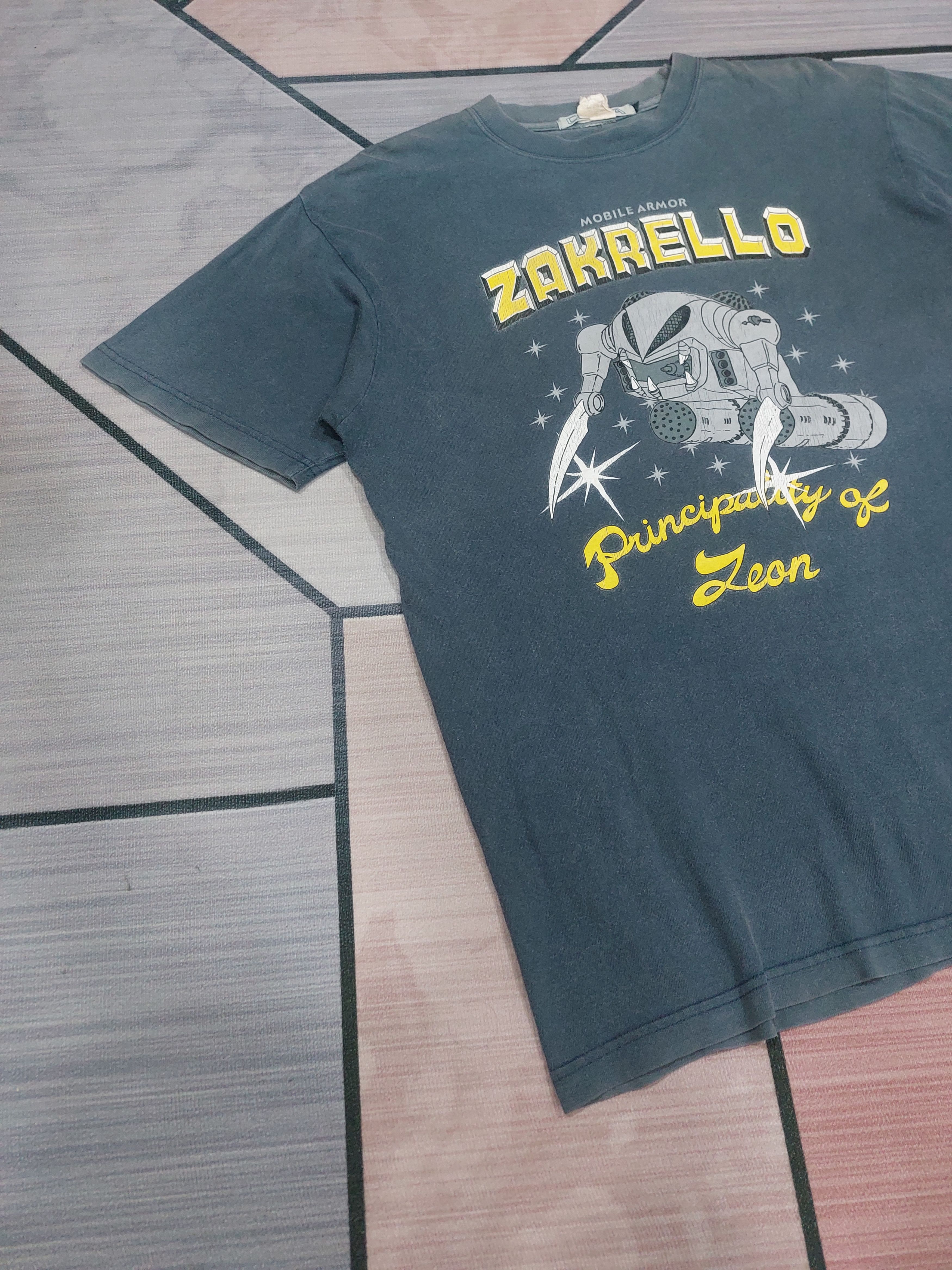 Anime × Japanese Brand × Vintage 🔥🔥🔥GUNDAM Y2K ZAKRELLO PRINCIPALITY OF ZEON SUN FADED TEE Size US L / EU 52-54 / 3 - 8 Thumbnail