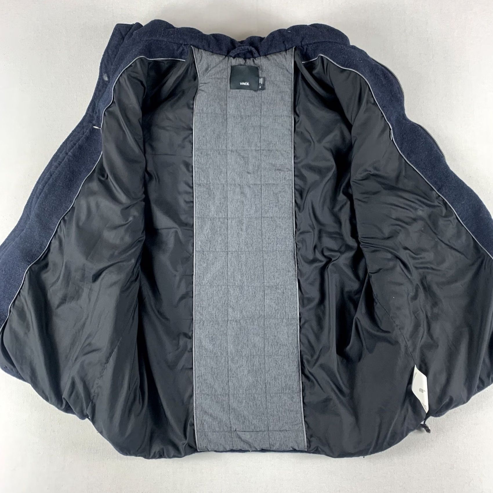 Vince Vince Puffer Vest Jacket Women XL Blue Leather Shoulder Patches (Missing Zipper) Vintage? Size XL / US 12-14 / IT 48-50 - 2 Thumbnail